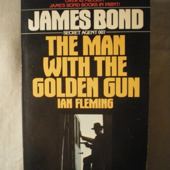 SIGNET Other - THE MAN WITH THE GOLDEN GUN JAMES BOND 007 IAN FLEMING PAPERBACK 1966